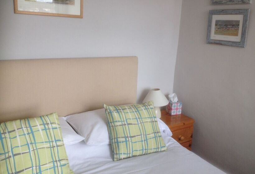 Fotos del hotel By The Sea Bed And Breakfast:  4