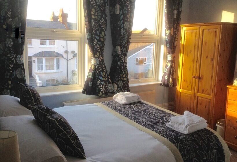 Fotos del hotel By The Sea Bed And Breakfast:  24