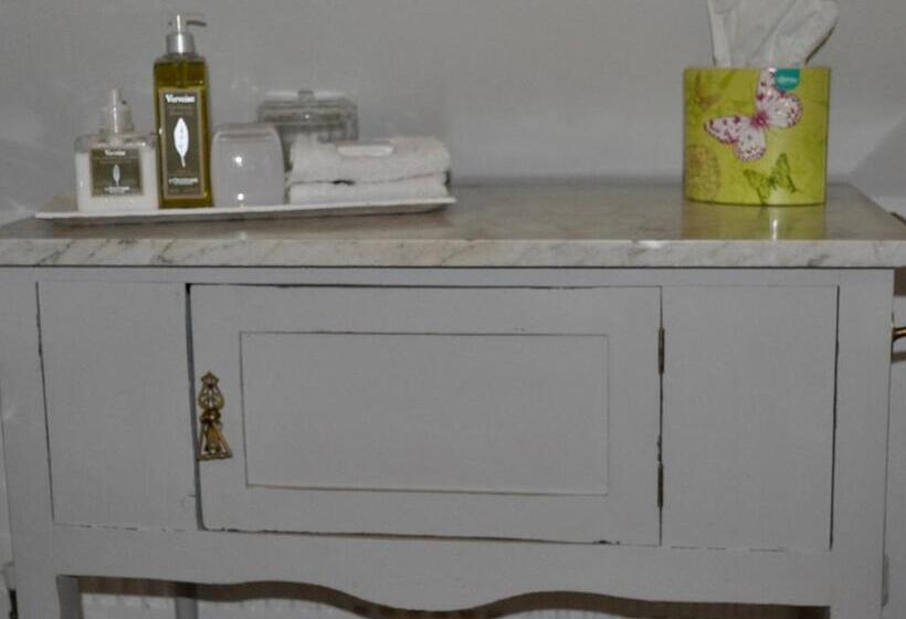 Fotos del hotel Chequer Cottage:  12