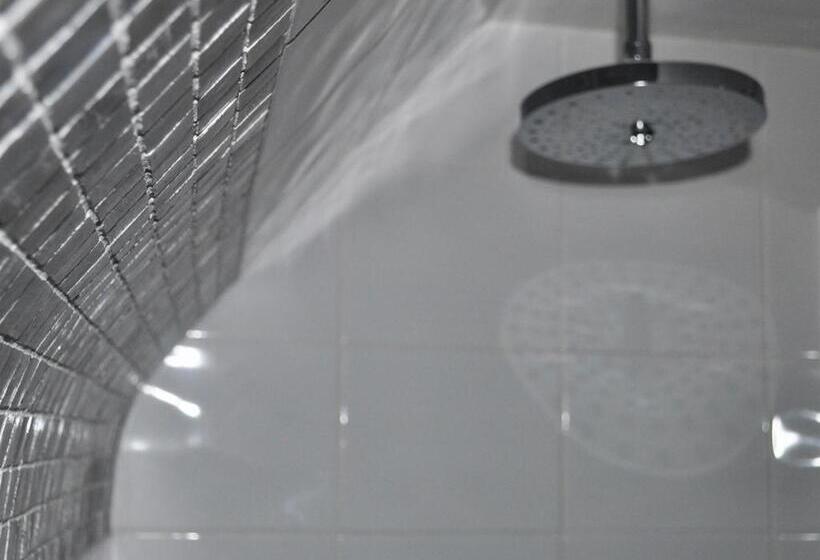 Fotos del hotel Chequer Cottage:  8