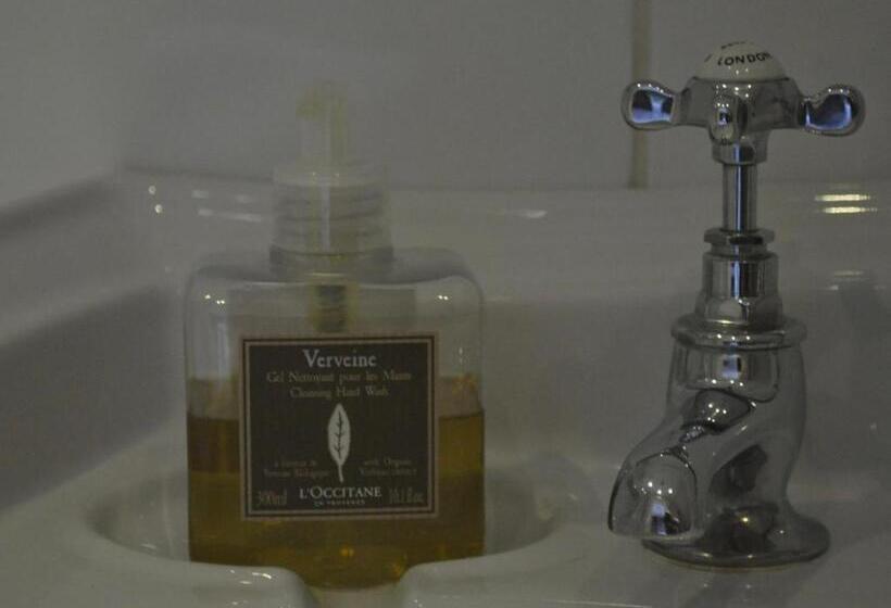 Fotos del hotel Chequer Cottage:  2