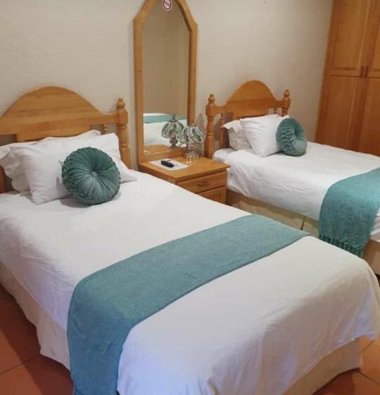 Fotos del hotel Emoyeni Lodge:  9