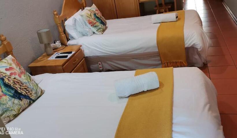 Fotos del hotel Emoyeni Lodge:  25