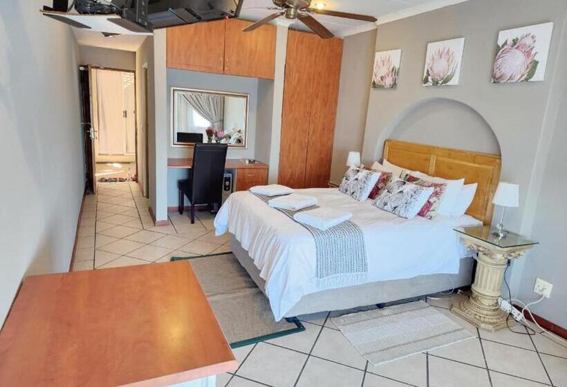 Fotos del hotel Emoyeni Lodge:  24