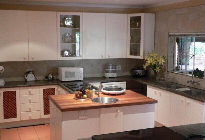 Fotos del hotel Emoyeni Lodge:  5