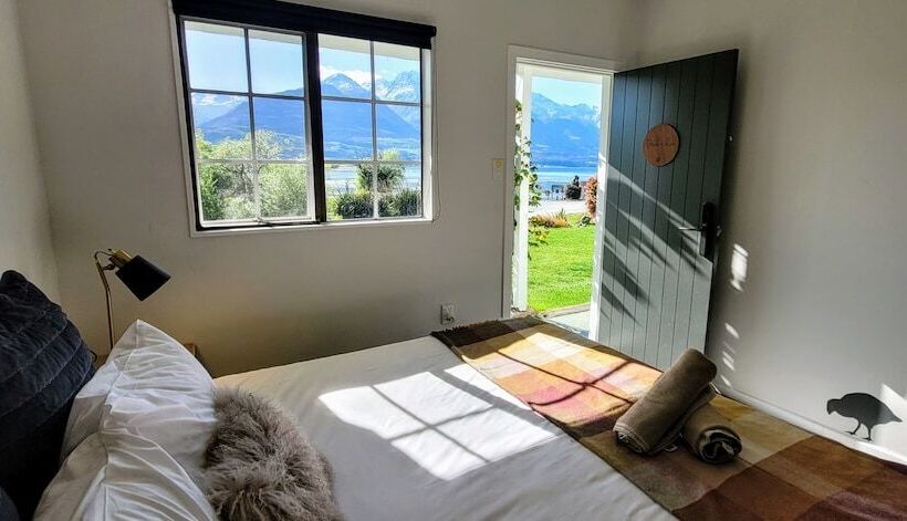 Fotos del hotel Kinloch Lodge - Backpacker:  5