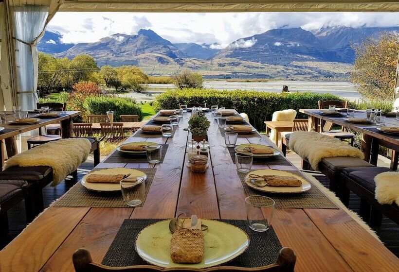 Fotos del hotel Kinloch Lodge - Backpacker:  2