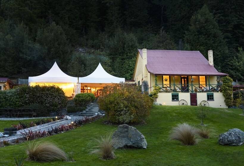 Fotos del hotel Kinloch Lodge - Backpacker:  24