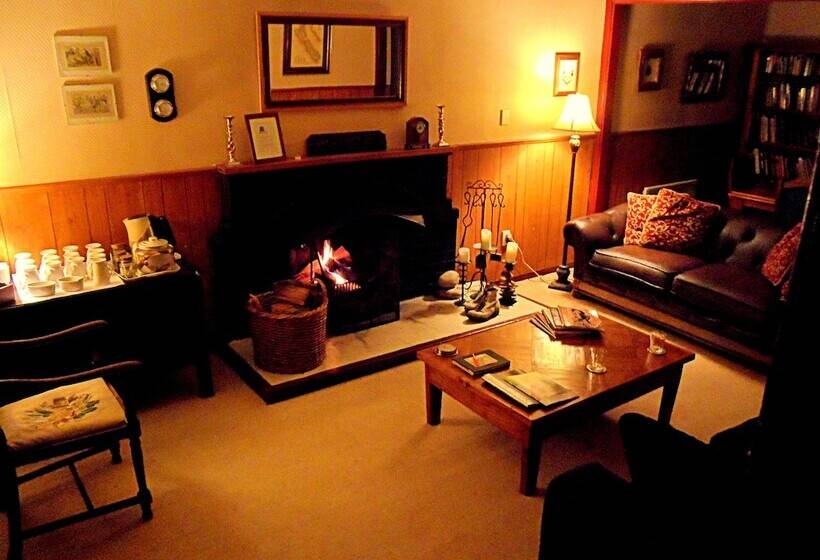 Fotos del hotel Kinloch Lodge - Backpacker:  11