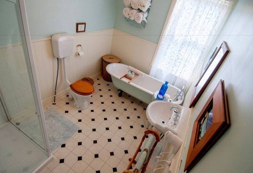 Fotos del hotel Kinloch Lodge - Backpacker:  3