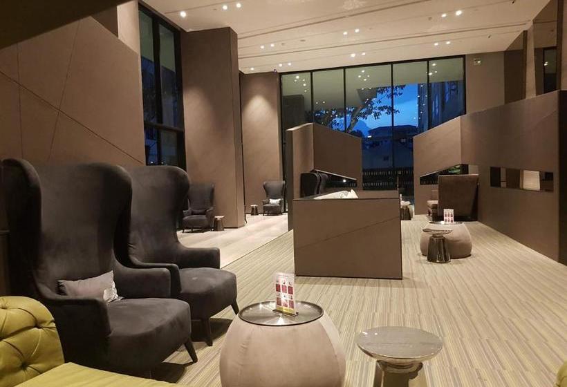 Fotos del hotel The Base Central Pattaya Paza:  15