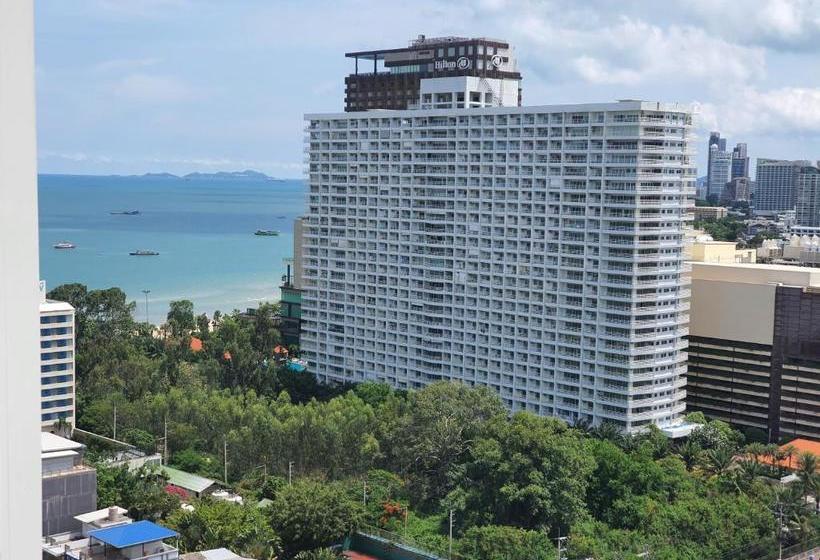 Fotos del hotel The Base Central Pattaya Paza:  18