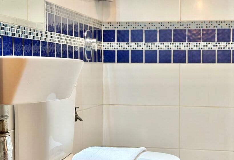 Fotos del hotel Wayfarer Guest House:  2