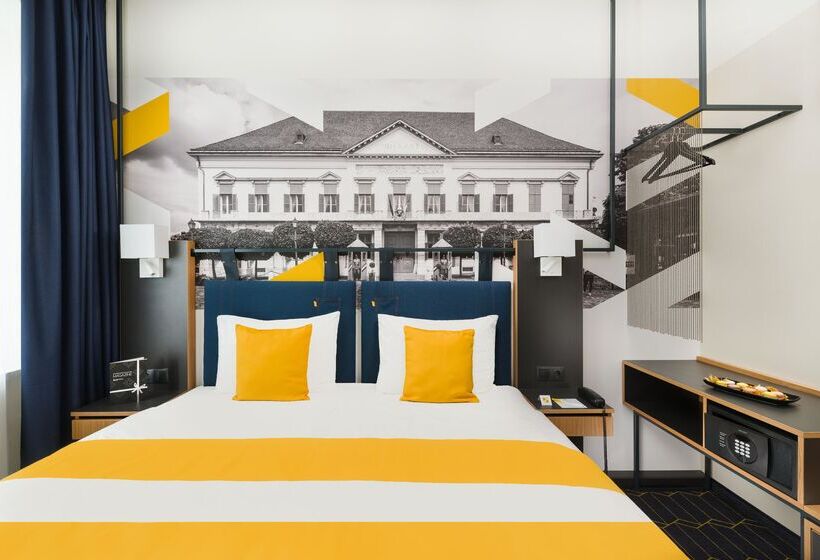 Fotos del hotel D8 Hotel:  2