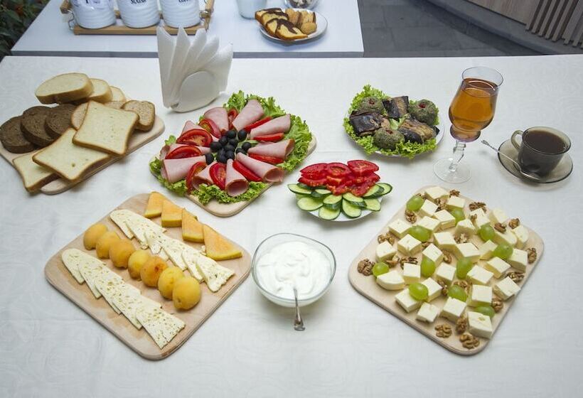 Fotos del hotel Vedzisi Garden:  18