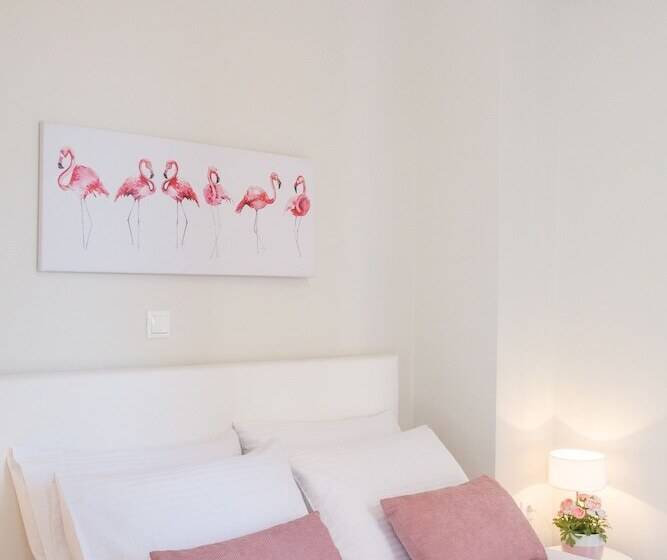 Fotos del hotel Tins Boutique Suites:  4