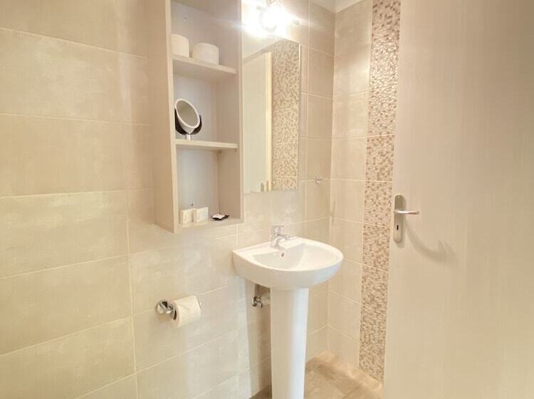 Fotos del hotel Tins Boutique Suites:  14