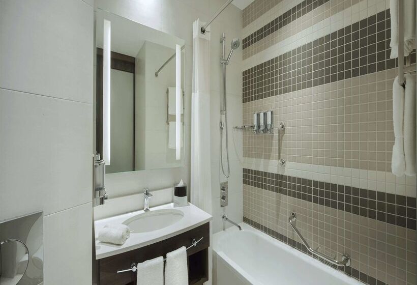 Hampton By Hilton Dubai Airport