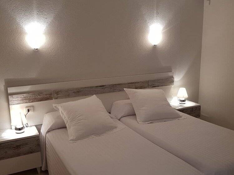 Fotos del hotel Hostal Ondina:  15