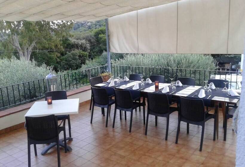 Fotos del hotel Hostal Ondina:  11