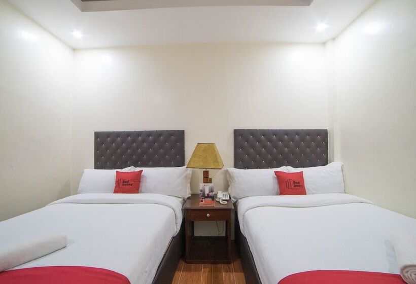 Fotos del hotel Reddoorz Plus @ Balibago Angeles City 2:  9