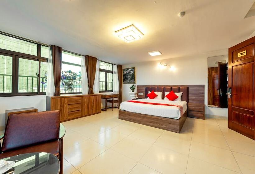 Westlake Tay Ho  696 L?c Long Quân