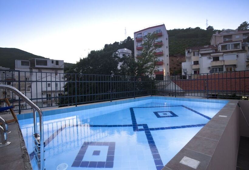 Fotos del hotel Twelve By Aycon:  6