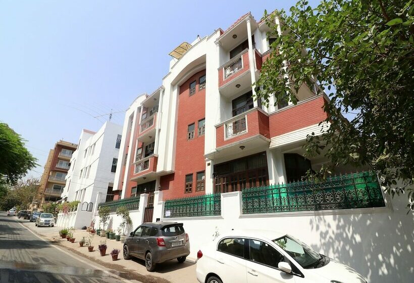 Oyo 13235 The Golden Door