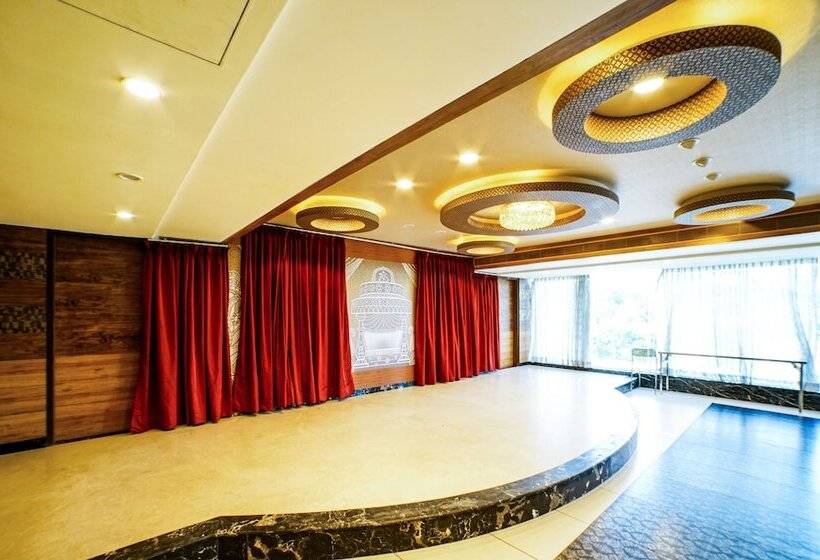 Fotos del hotel Treebo Trend Rajathadri Palace:  8