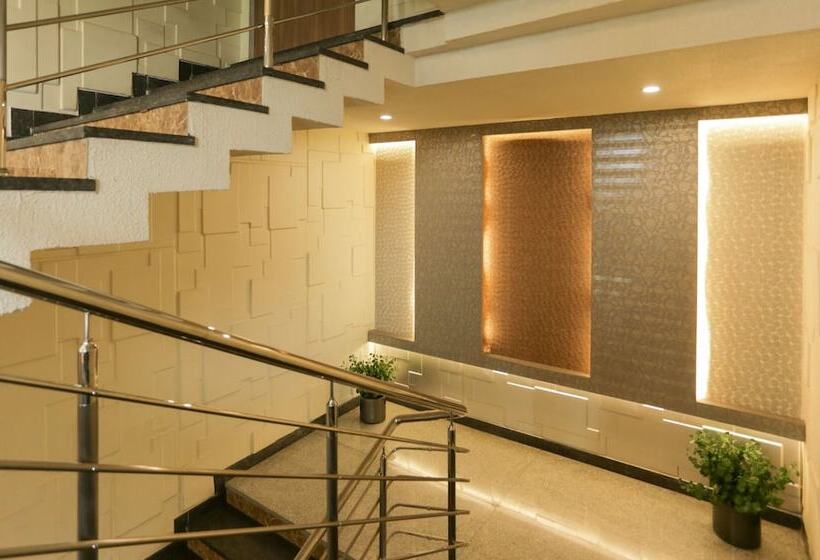 Fotos del hotel Treebo Trend Rajathadri Palace:  13