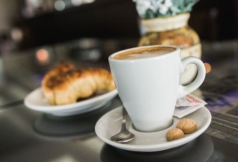 Fotos del hotel Aatrac:  17