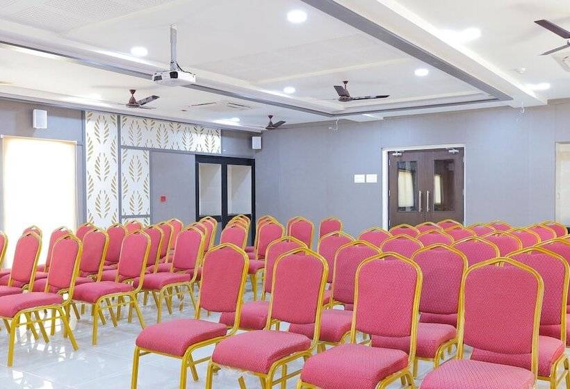 Fotos del hotel Treebo Trip Majestic Inn:  6