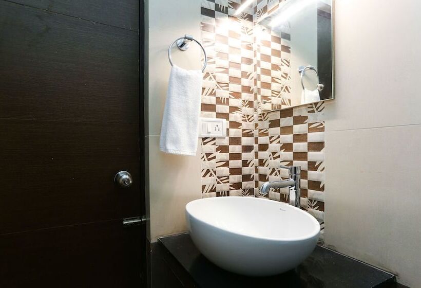 Fotos del hotel Treebo Trip Majestic Inn:  11