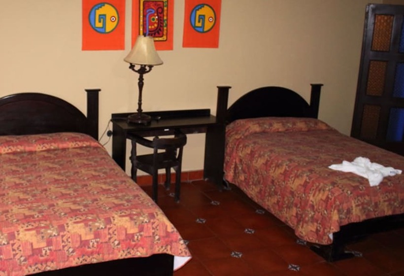 Fotos del hotel Alcázar Doña Victoria:  7