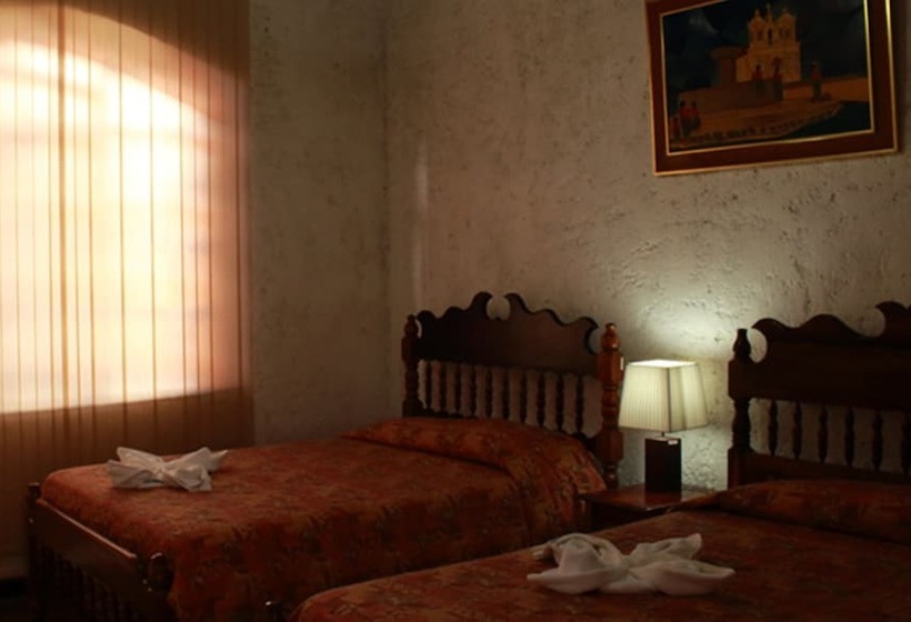 Fotos del hotel Alcázar Doña Victoria:  12