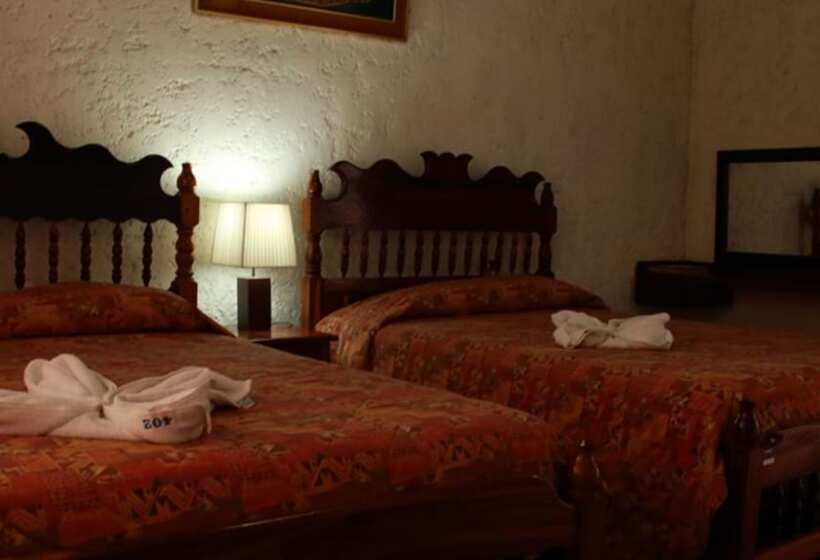 Fotos del hotel Alcázar Doña Victoria:  13