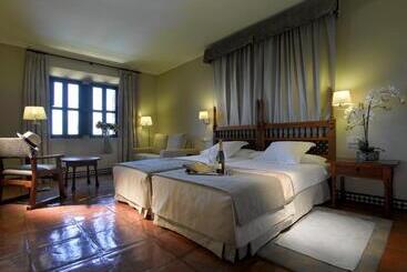 Parador De Carmona - Carmona