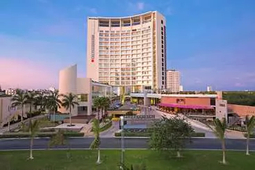 Krystal Urban® Cancún & Beach Club
