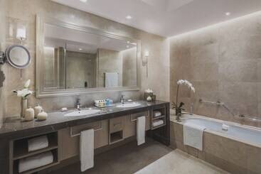 Shangrila The Fort, Manila - Manila