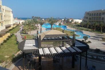 Movenpick Waterpark Resort & Spa Soma Bay
