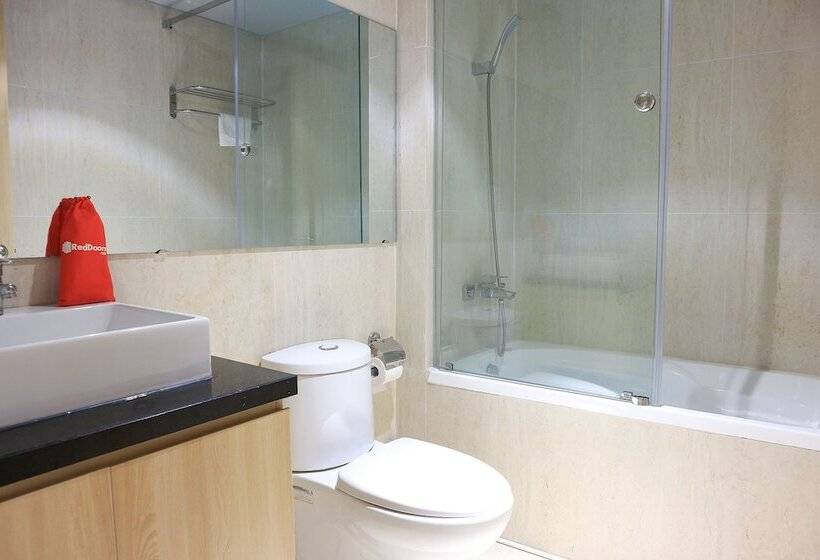 Fotos del hotel Reddoorz Plus @ Le Van Sy Street 2:  5