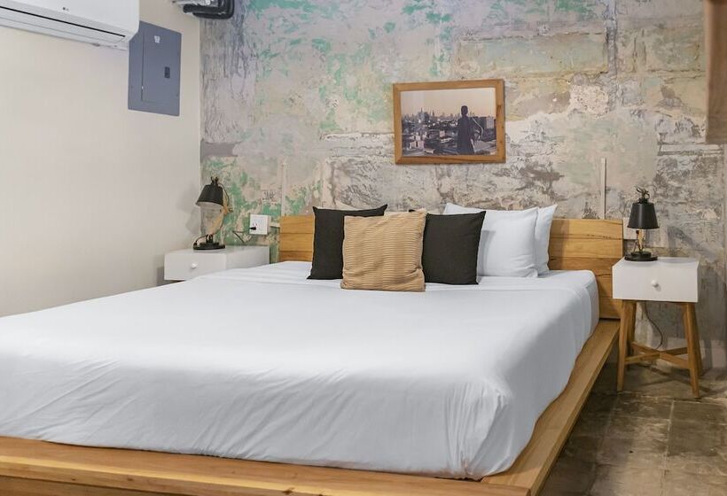 Fotos del hotel Selina Casco Viejo:  1