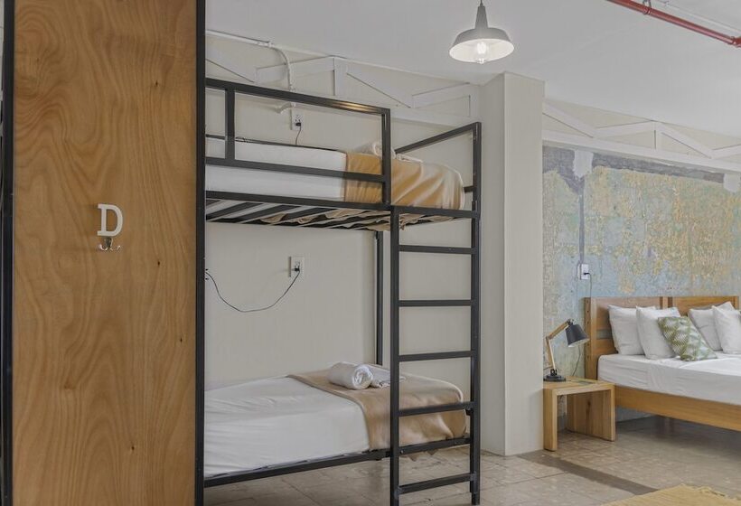 Fotos del hotel Selina Casco Viejo:  21