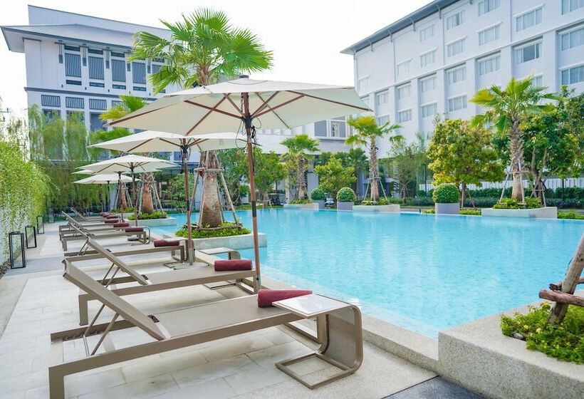 Health Land Resort & Spa