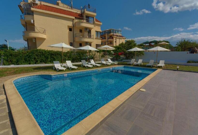 Fotos del hotel Odyssey Family:  6