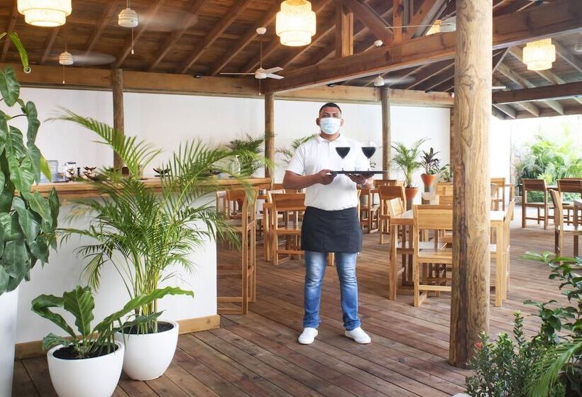 Naboo Resort & Dive Center