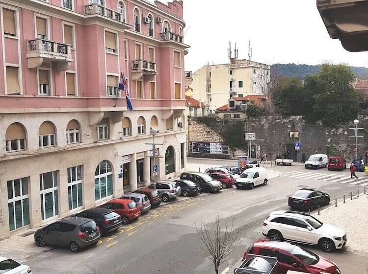 Fotos del hotel Prima Luxury Rooms:  17