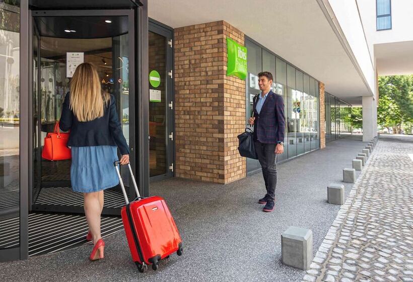 Fotos del hotel Ibis Styles Bucharest City Center:  8