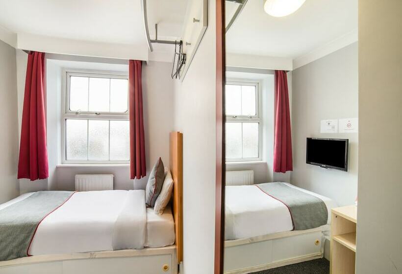 Fotos del hotel Oyo Studios @ 28:  2