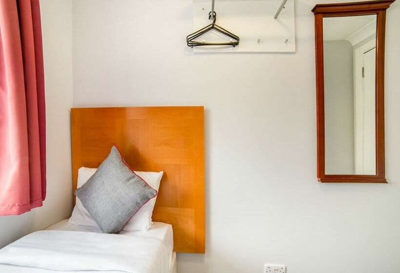 Fotos del hotel Oyo Studios @ 28:  4